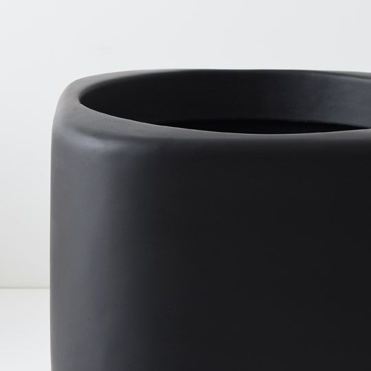 Flint Pot XXL in Black or White