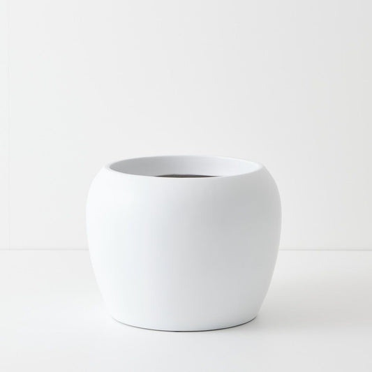 Ivar Pot Large in Black or White